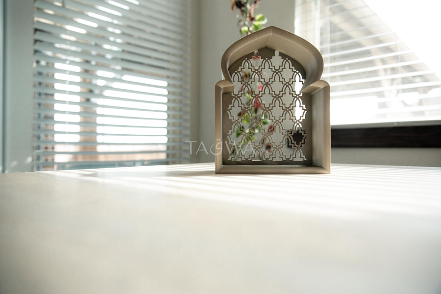 Sakoon Al-Qaws ("Tranquility Arch") Floating Mihrab Shelf with Lattice Back – Taqwa Arts